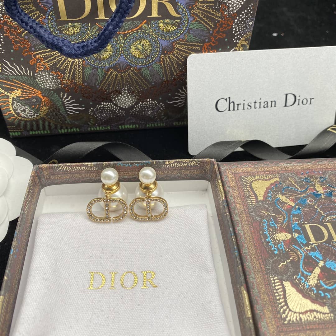 Top Quality Chr1st1an D10r Earring