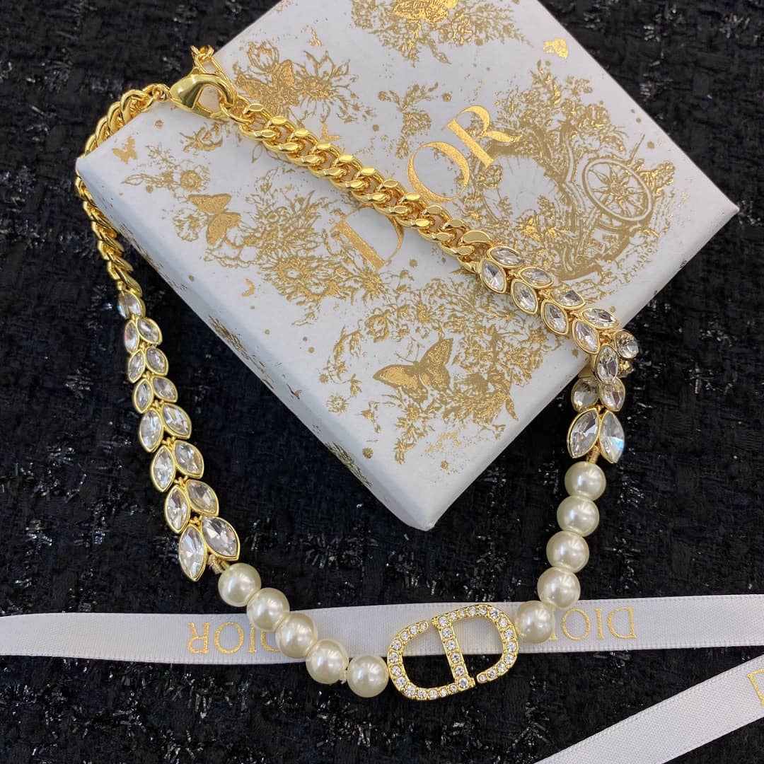 7 Star Chr1st1an D10r Necklace