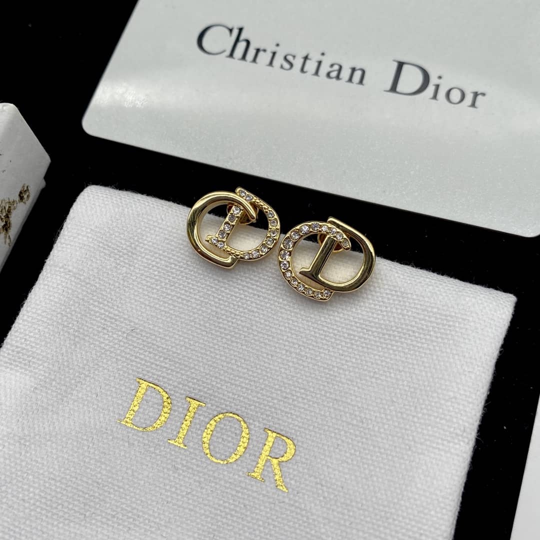Best Chr1st1an D10r Classic Earring