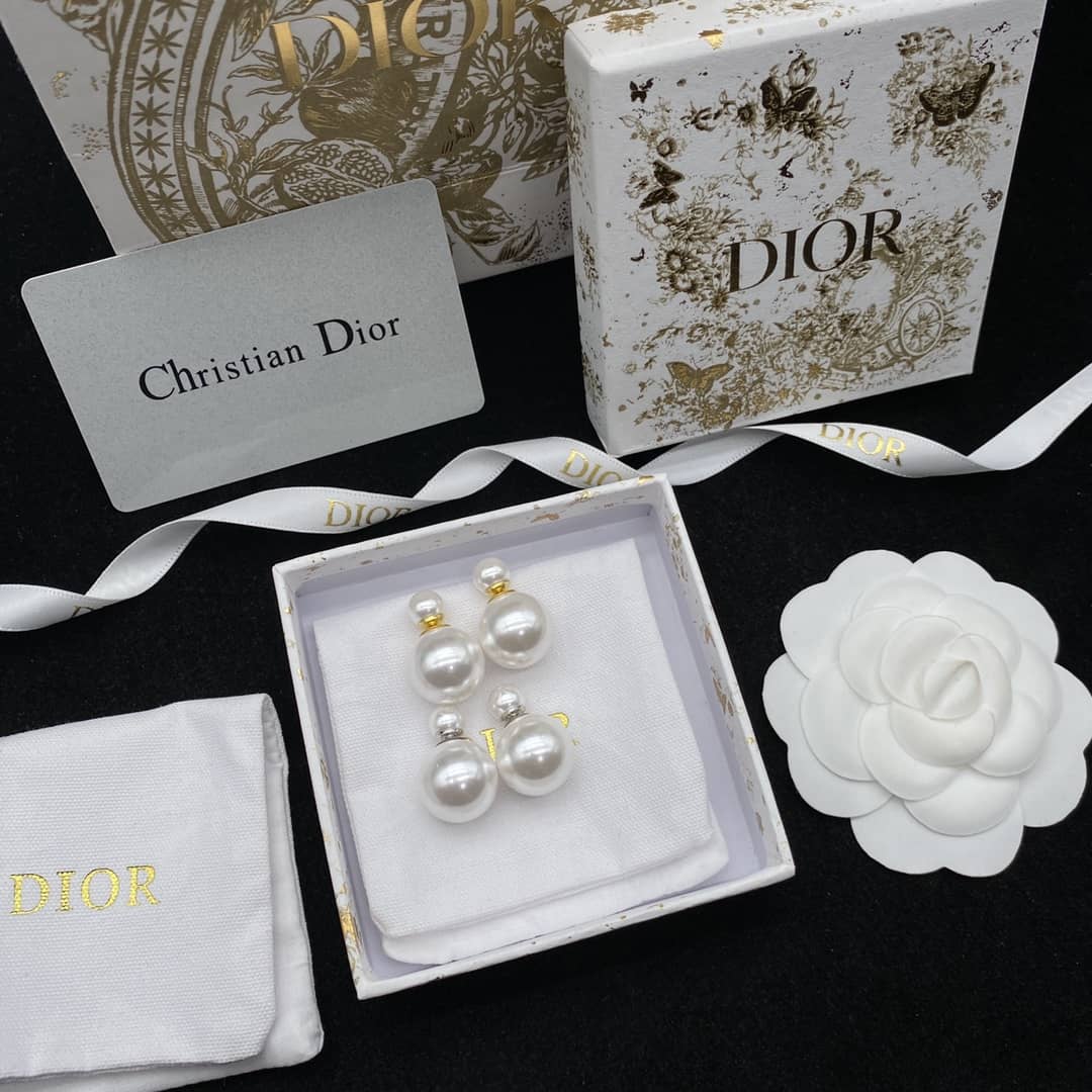 Luxury Chr1st1an D10r Classic AAA+ Earring