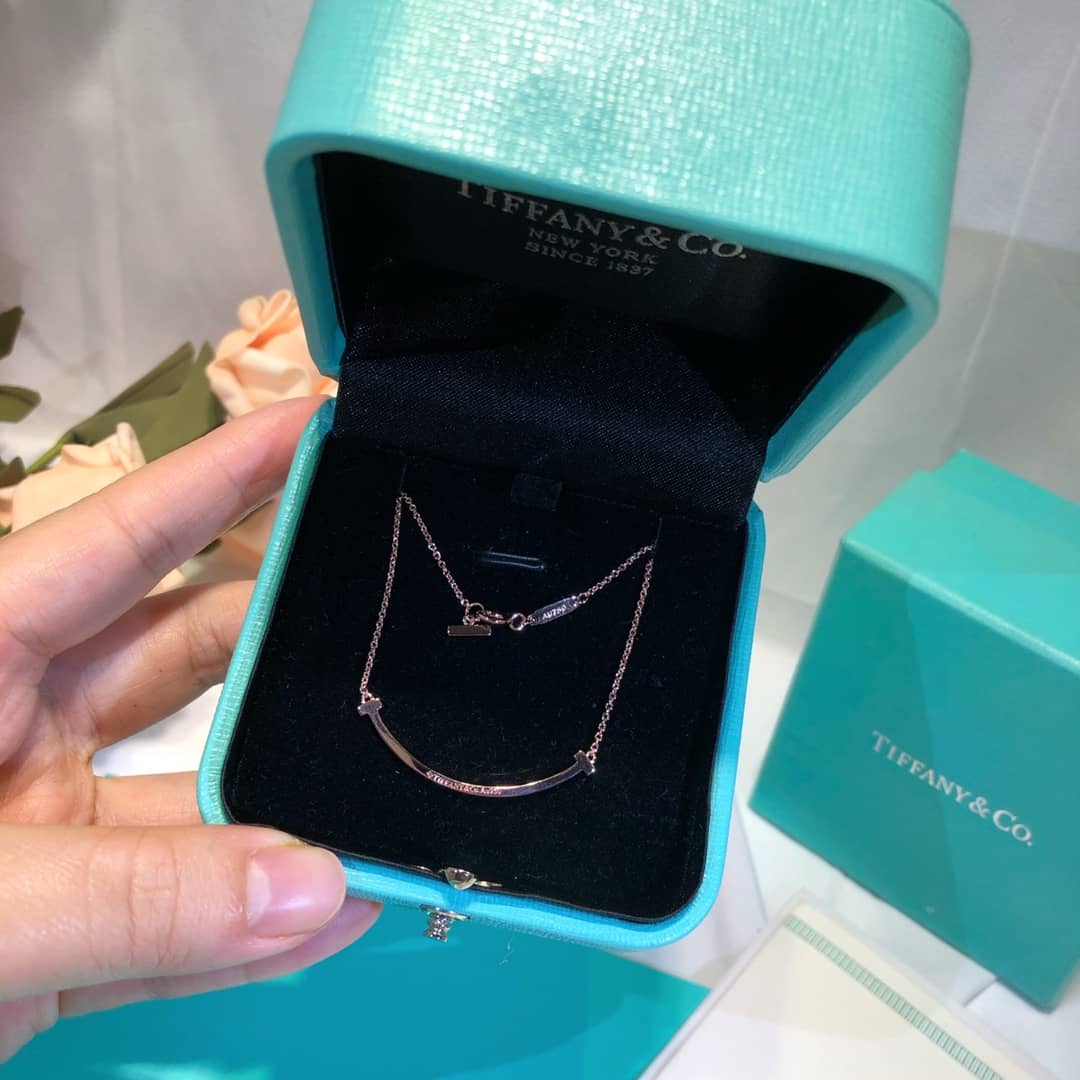 Knockoff T*f*ny Logo Necklace