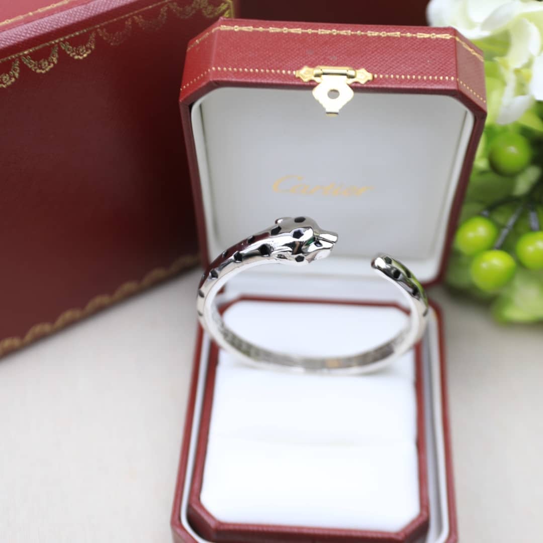 7 Star Ca*t1er Bracelet