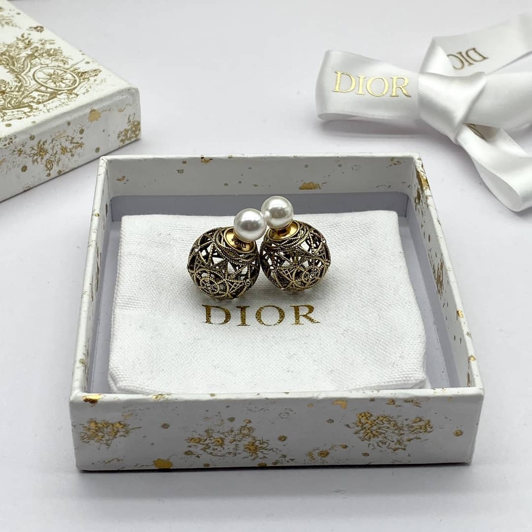 High Quality Chr1st1an D10r Earring
