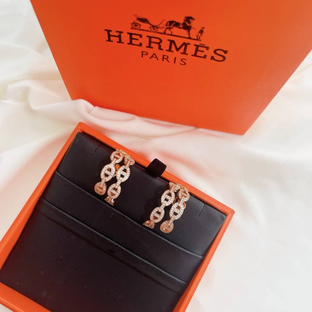 Designer H**me5 Classic Earring