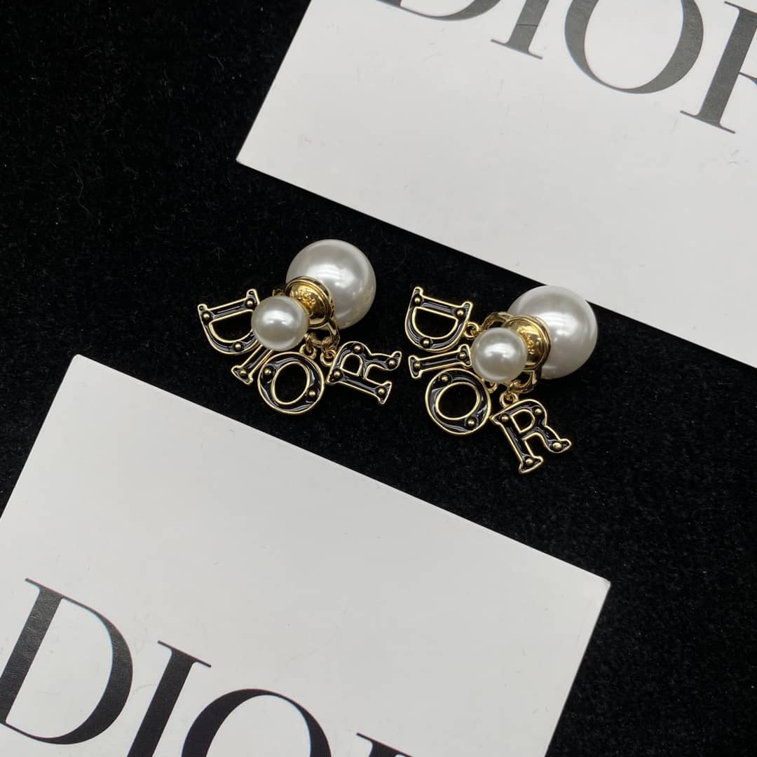 7 Star Chr1st1an D10r Earring