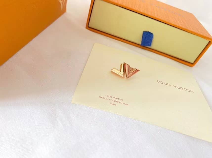 Fake L0vis Vvtt0n Logo Earring