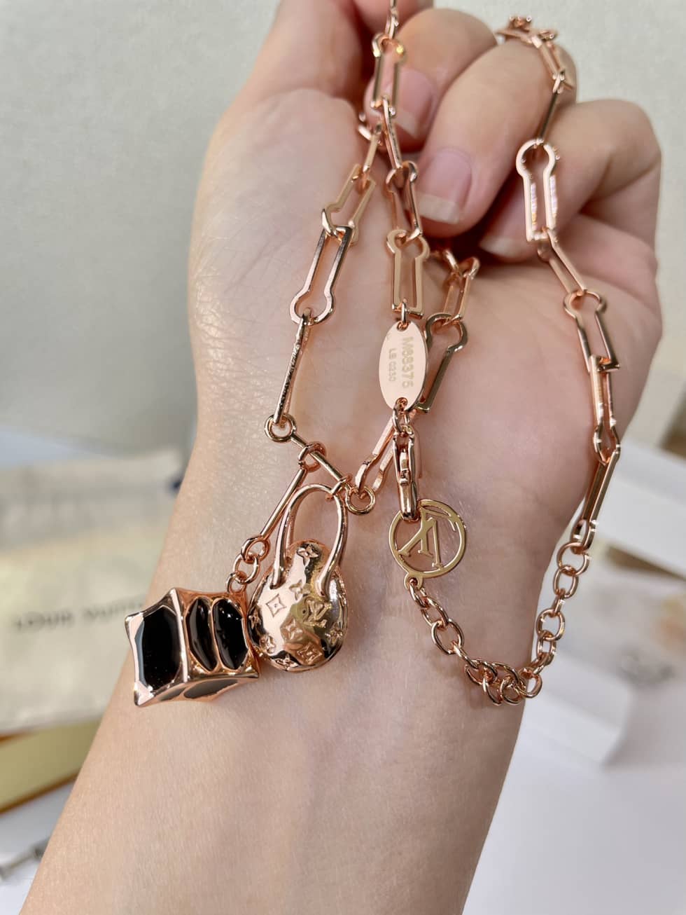 L0vis Vvtt0n Necklace For Sale