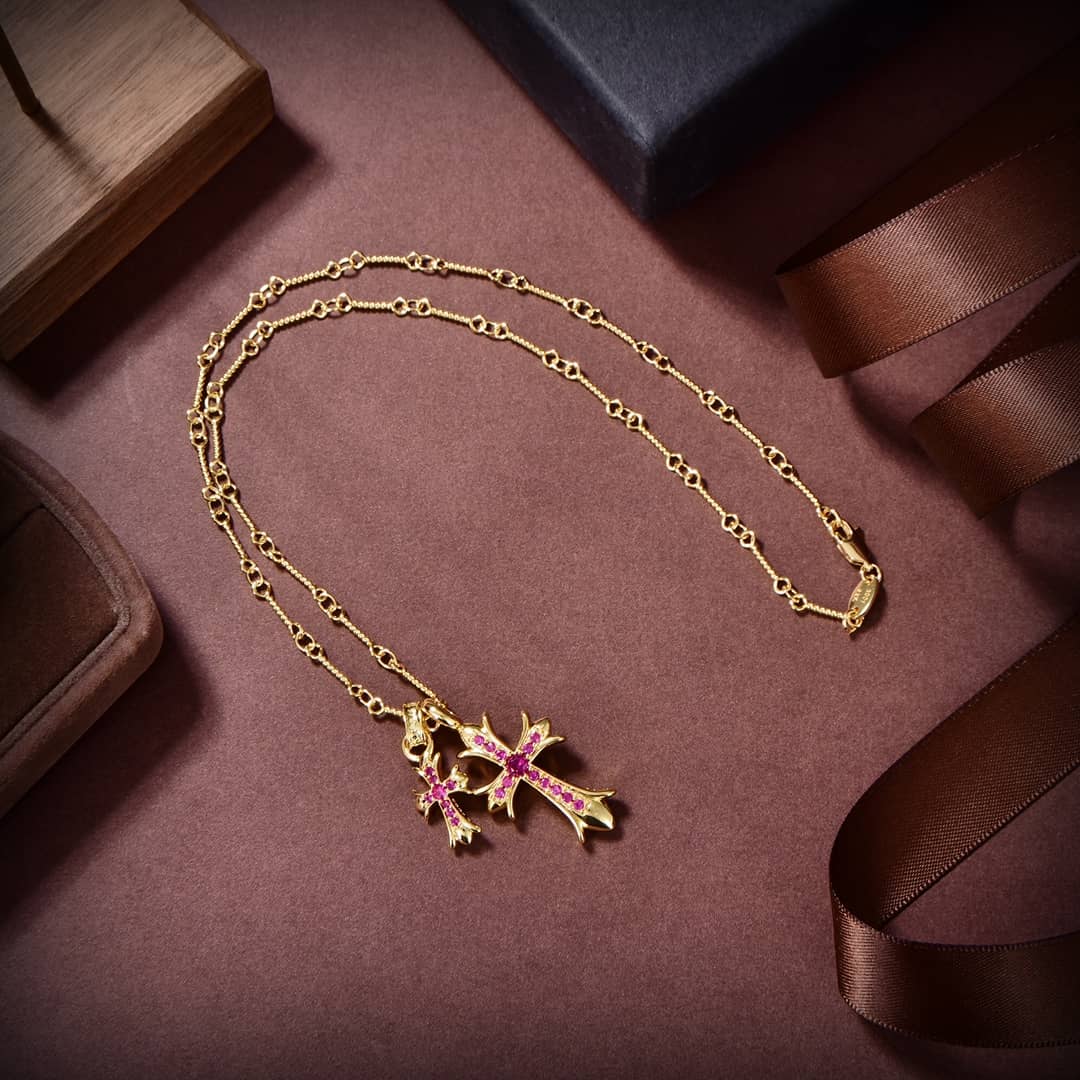 Ch*0me He**ts Necklace First Copy