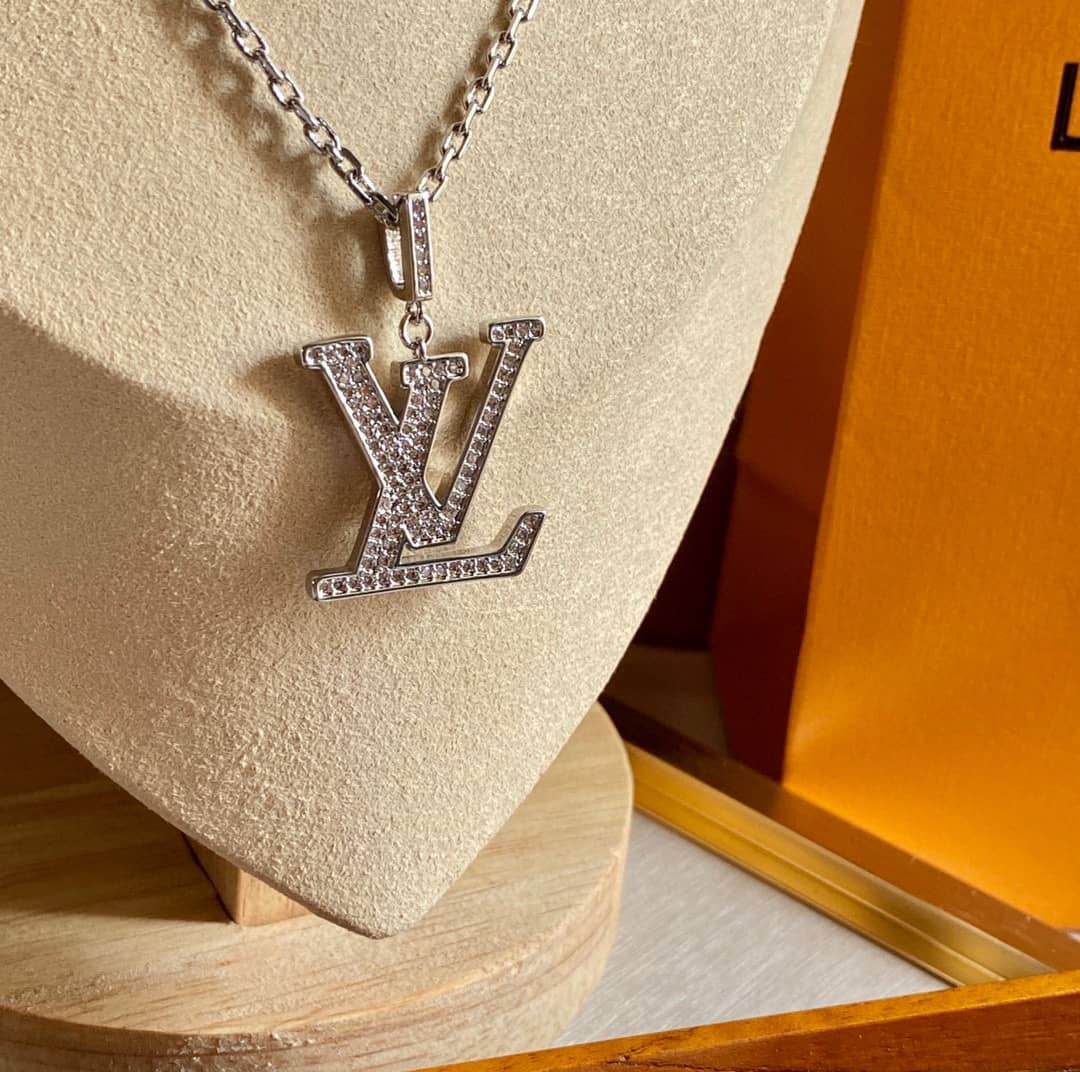 L0vis Vvtt0n Necklace For Sale