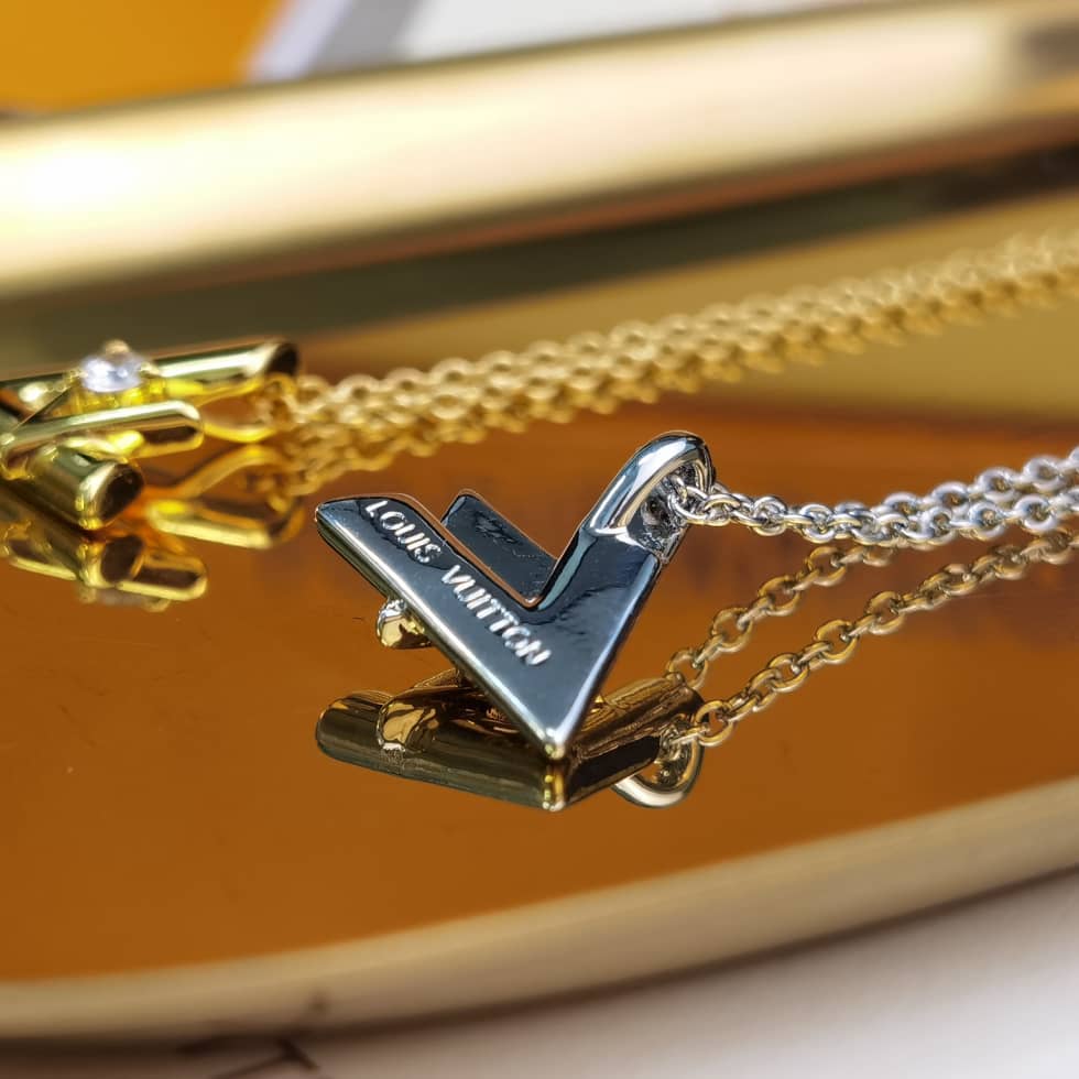 Wholesale L0vis Vvtt0n Logo Necklace