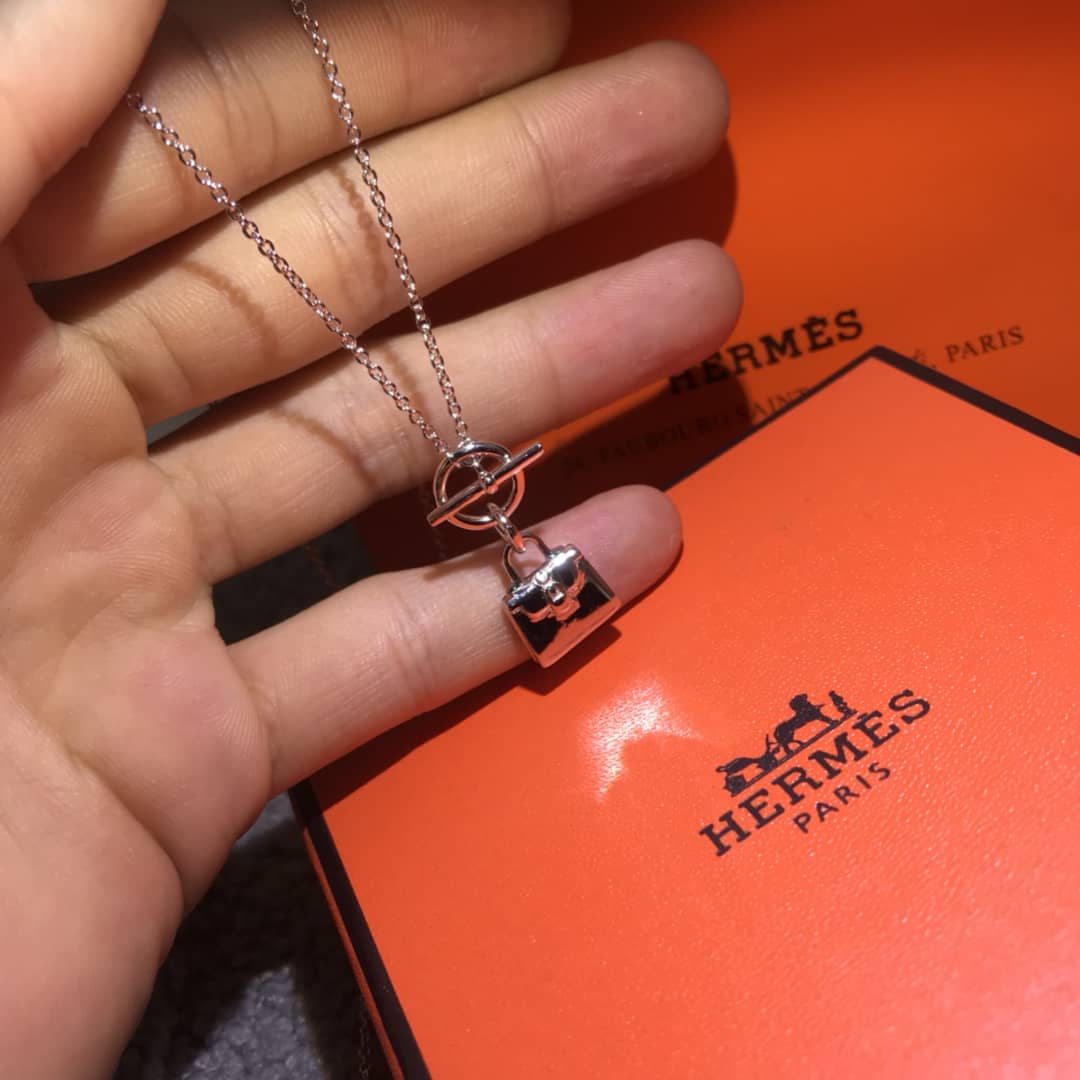H**me5 Necklace First Copy