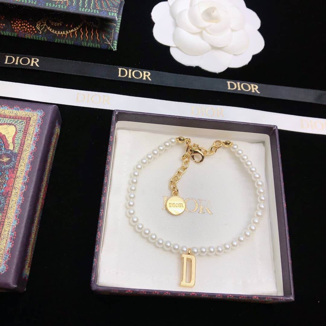 Best Chr1st1an D10r Classic Bracelet