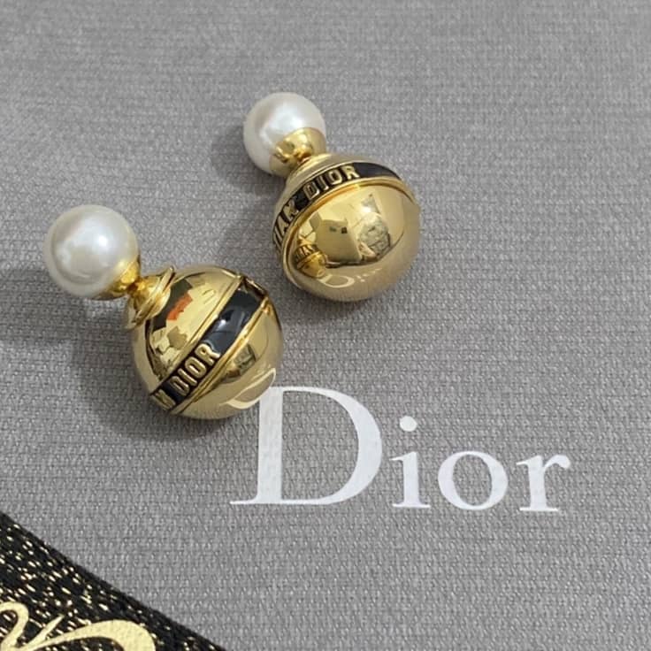 Top Quality Chr1st1an D10r Earring