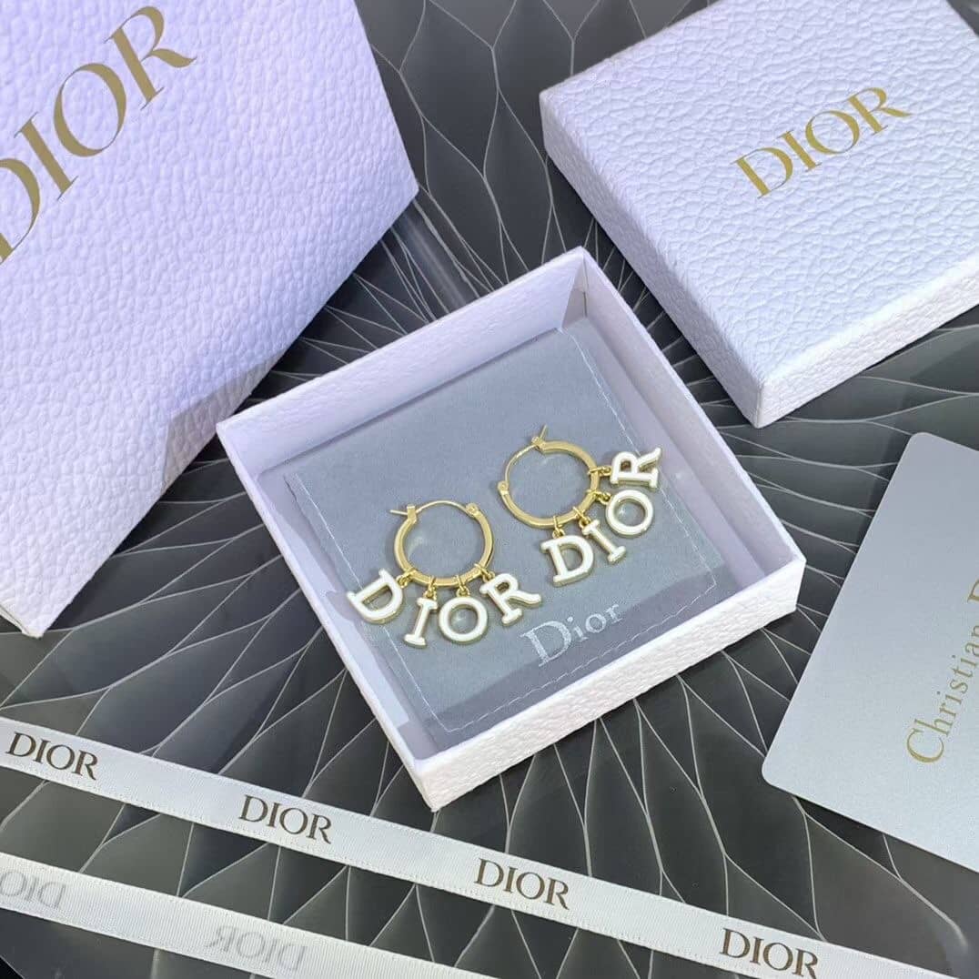 Best Chr1st1an D10r Classic Earring