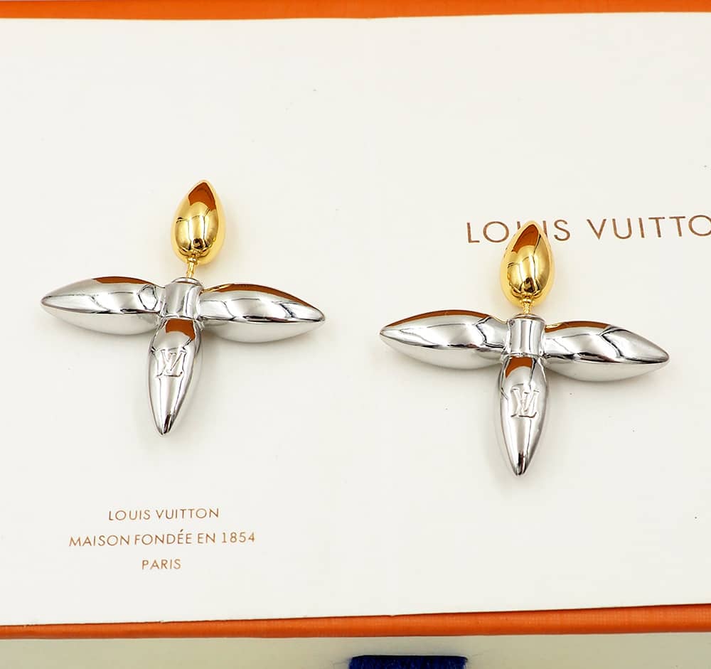 Fake L0vis Vvtt0n Logo Earring