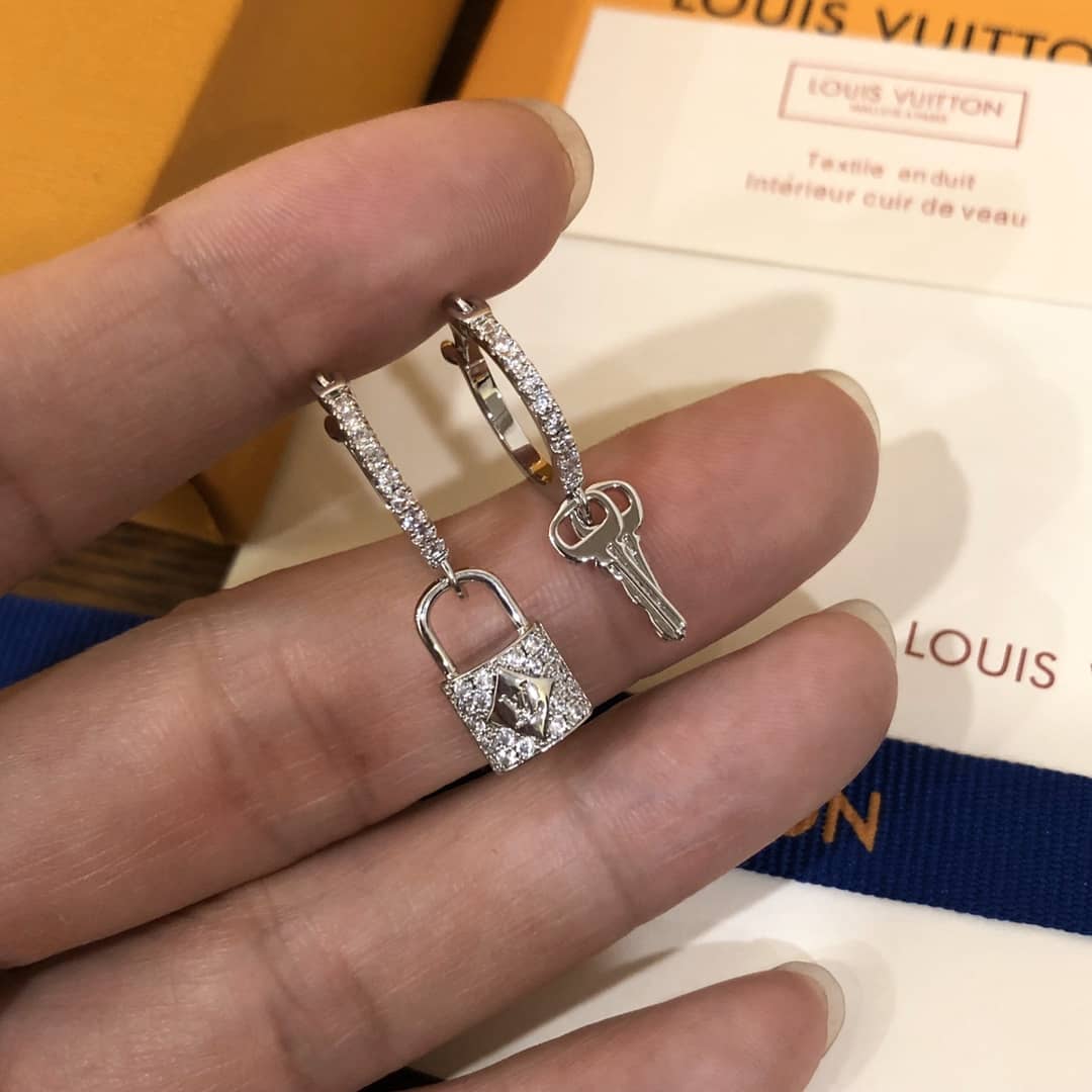 Cheap L0vis Vvtt0n Earring