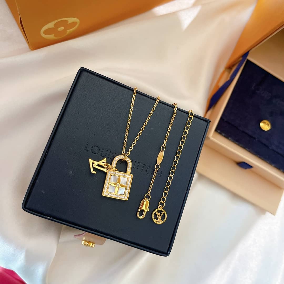 Best L0vis Vvtt0n Classic Necklace