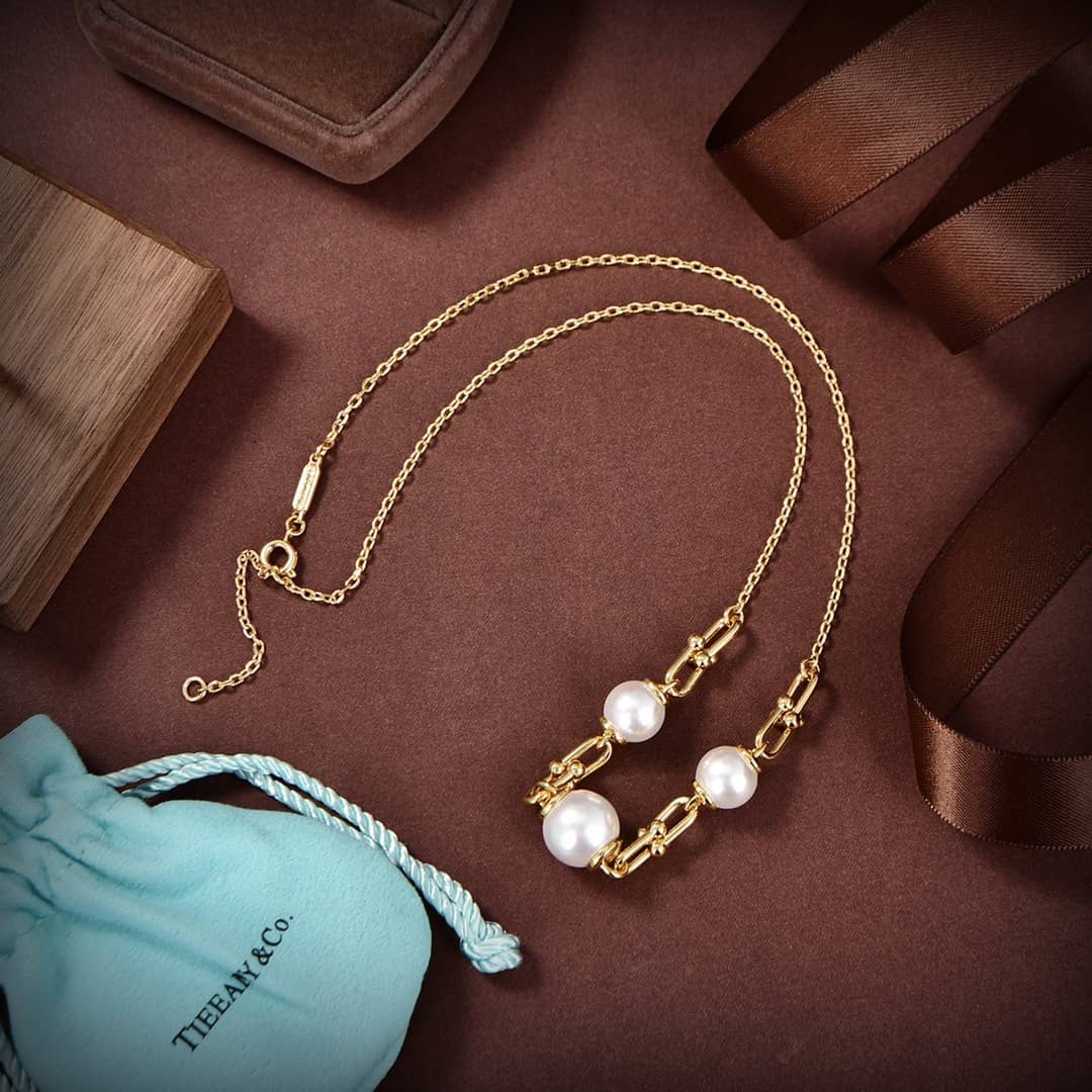 Knockoff T*f*ny Logo Necklace