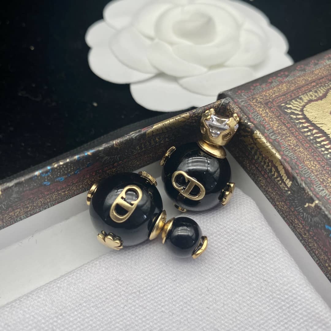 7 Star Chr1st1an D10r Earring