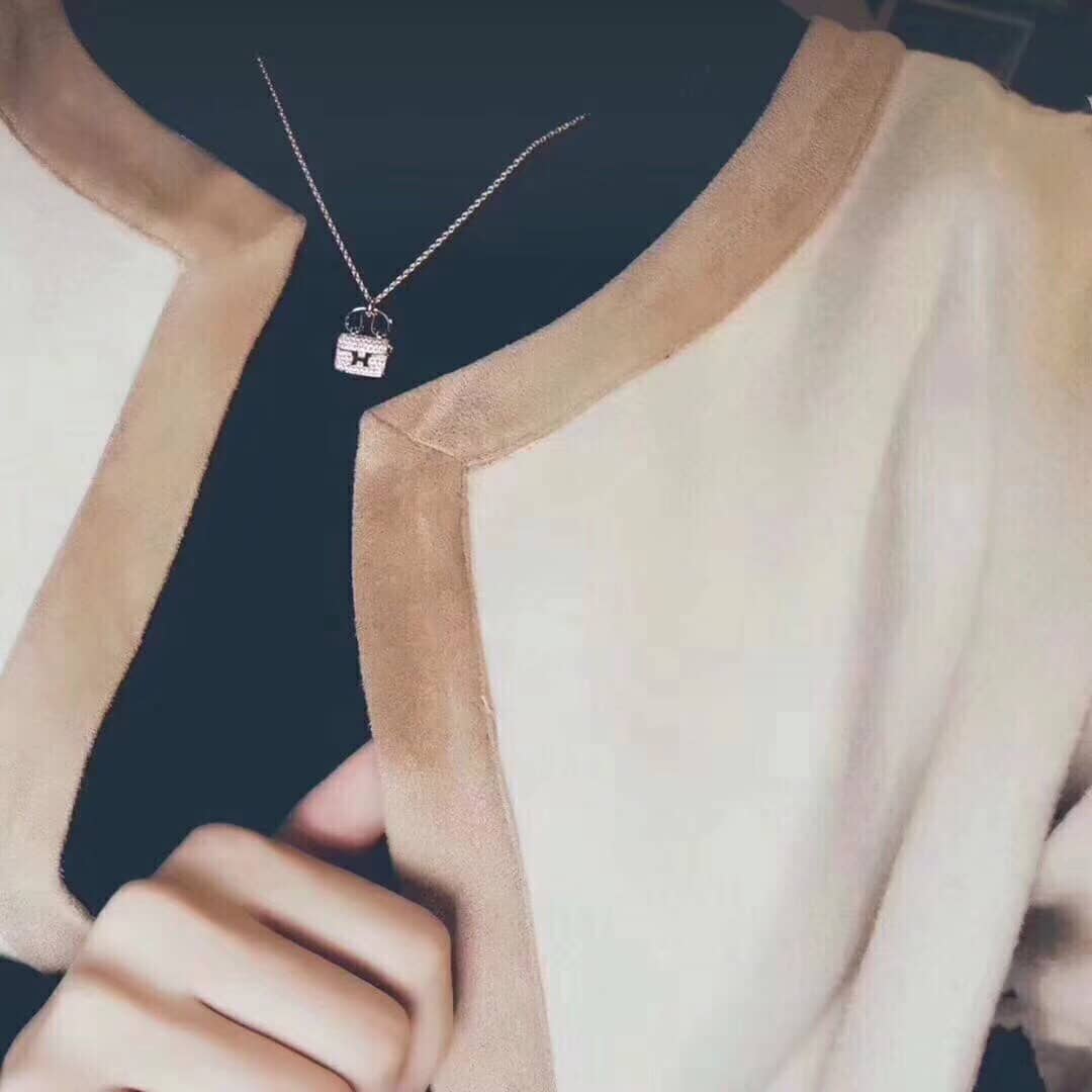 Fake H**me5 Logo Necklace