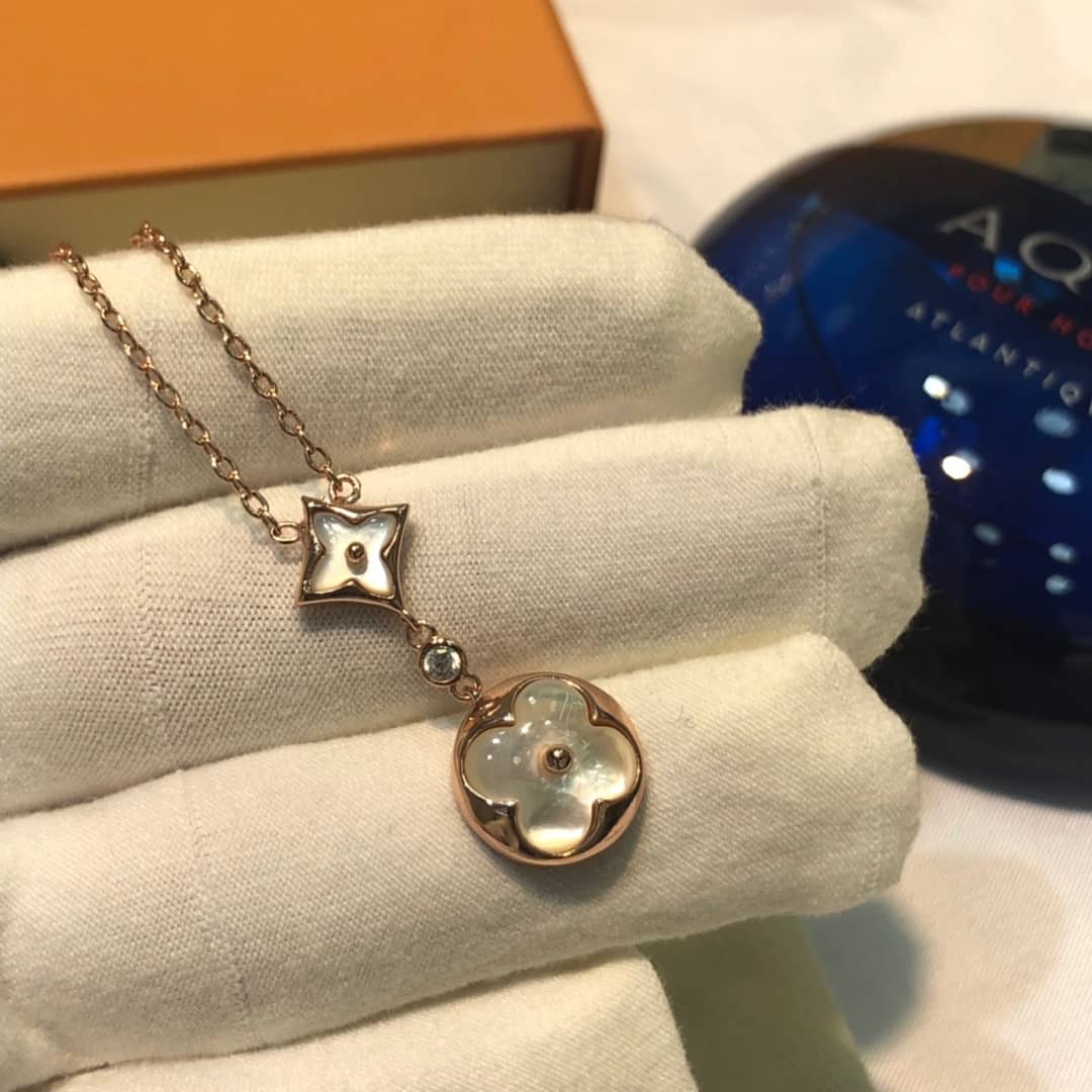 L0vis Vvtt0n Necklace First Copy