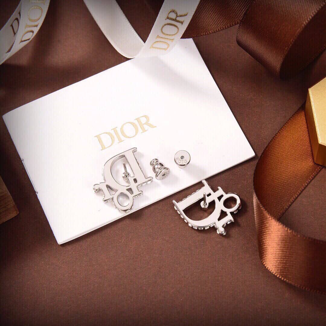 Knockoff Chr1st1an D10r Logo Earring