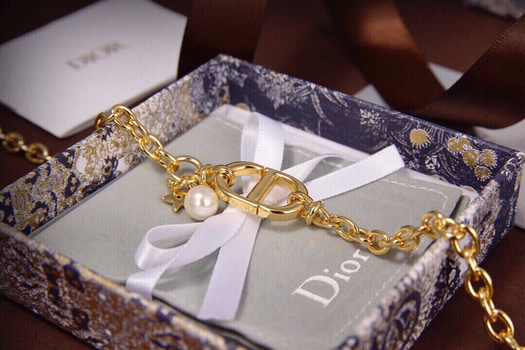 Replica Chr1st1an D10r Necklace