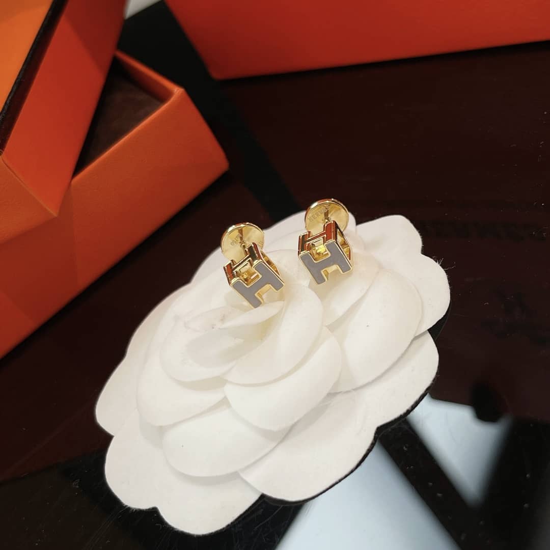 H**me5 Earring Copy