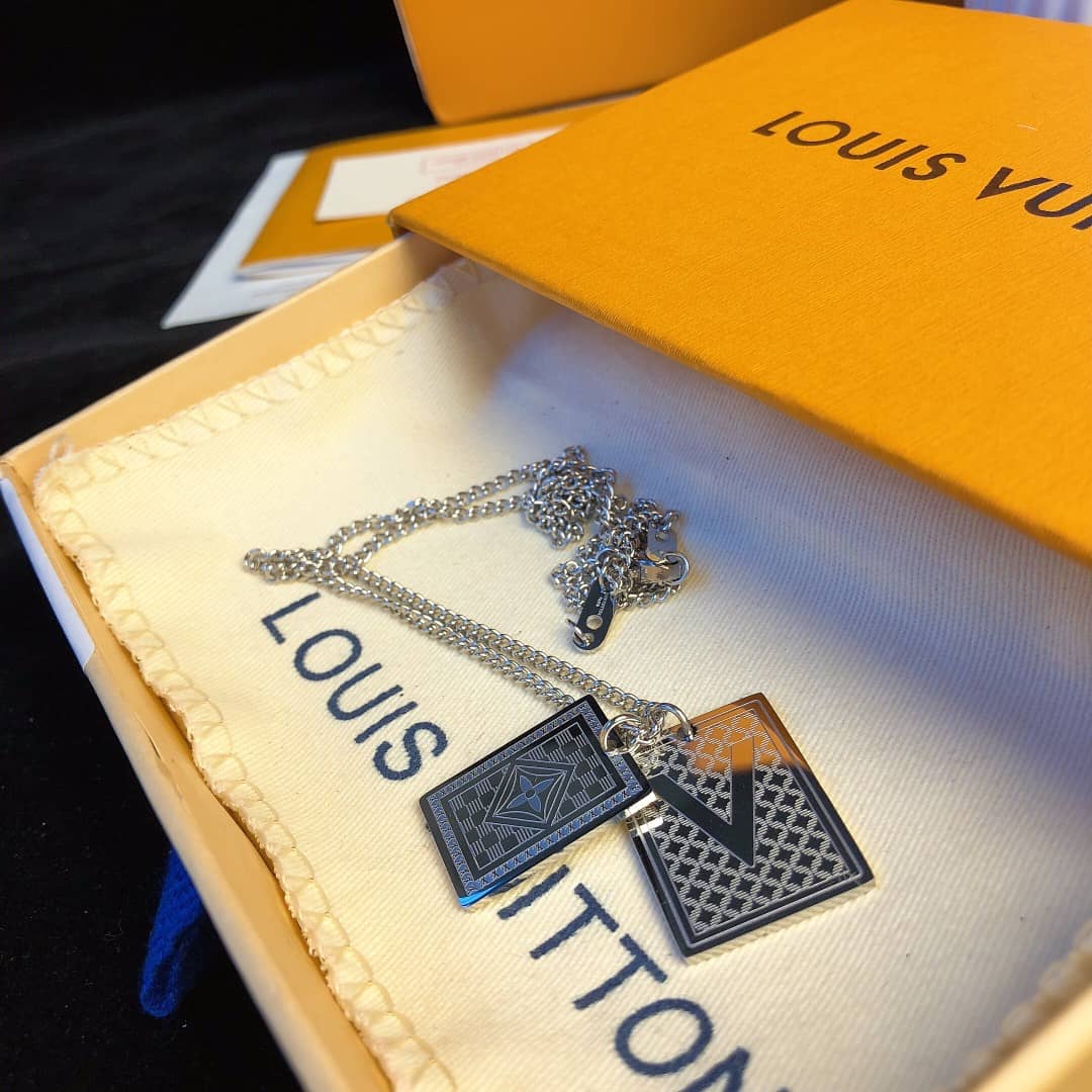 L0vis Vvtt0n Necklace First Copy