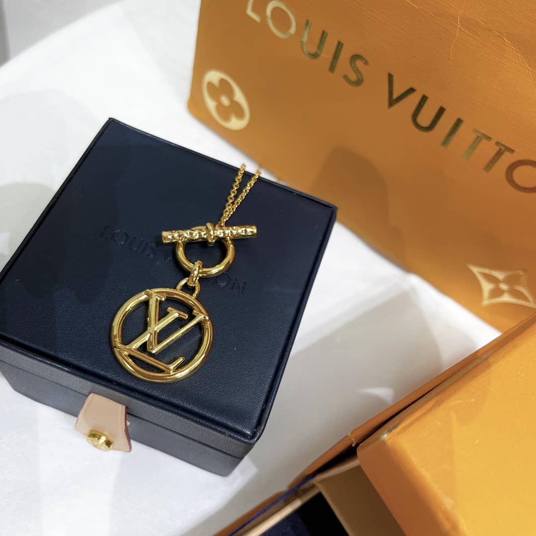 Wholesale L0vis Vvtt0n AAA+ Necklace