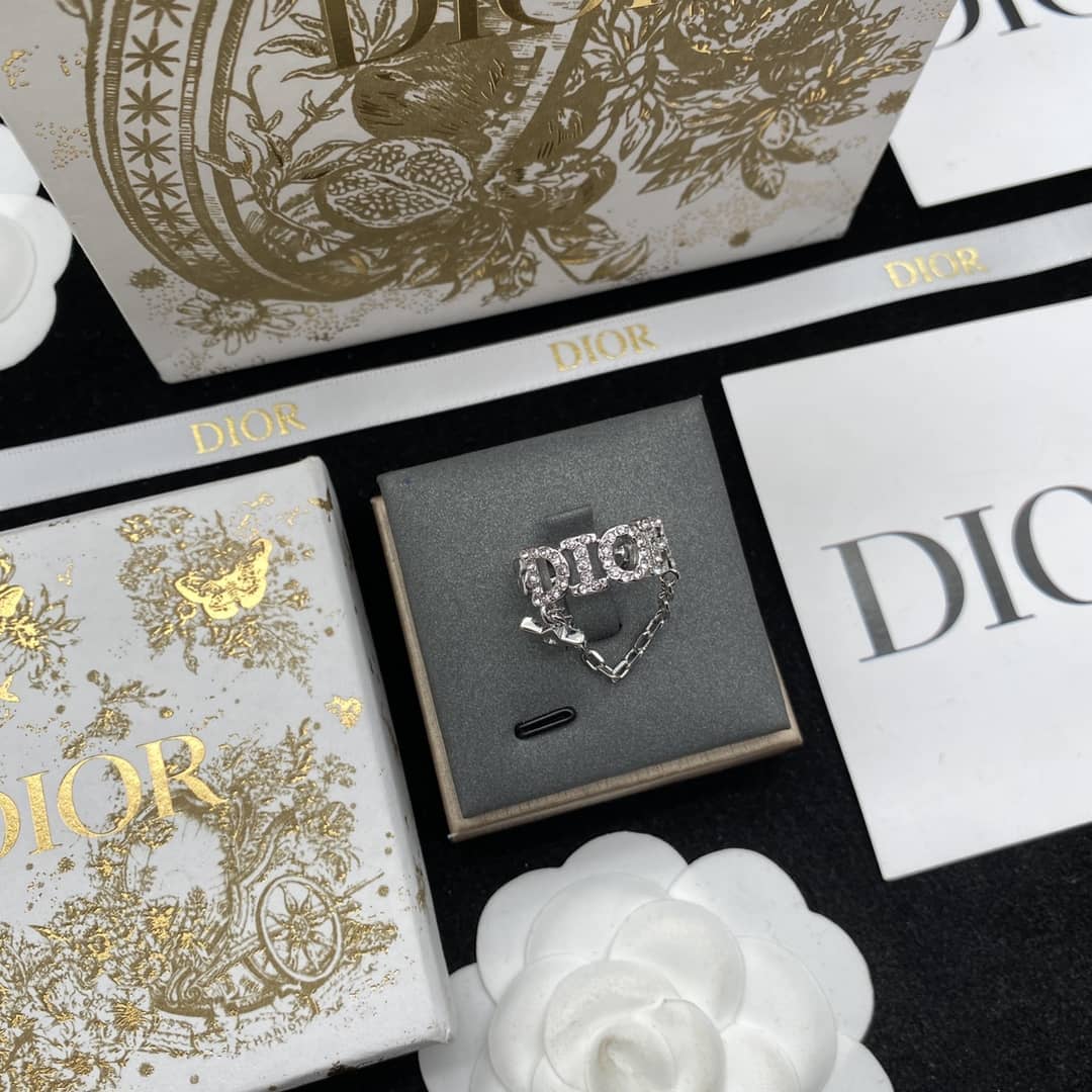 Best Chr1st1an D10r Classic Ring