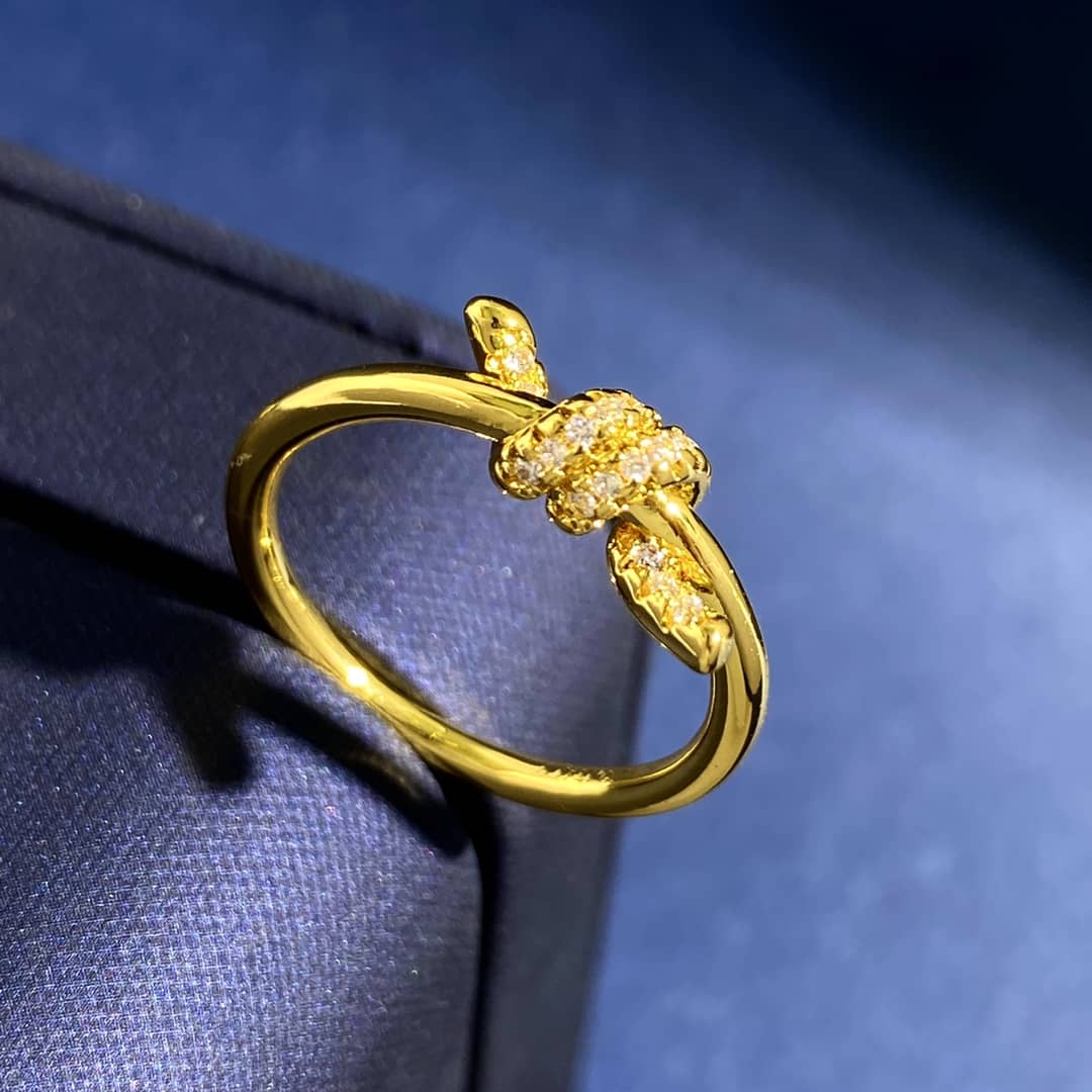 Luxury T*f*ny Classic AAA+ Ring