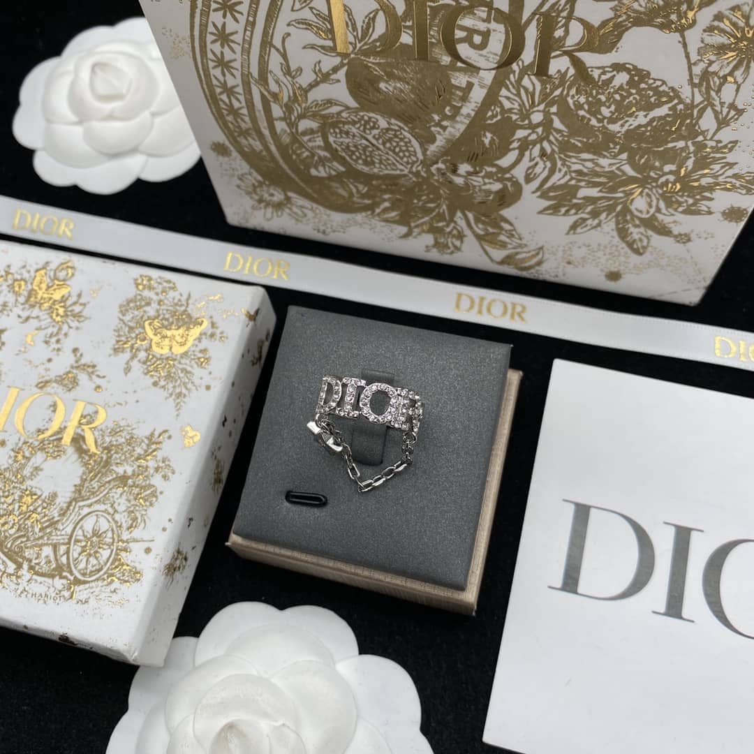 Best Chr1st1an D10r Classic Ring