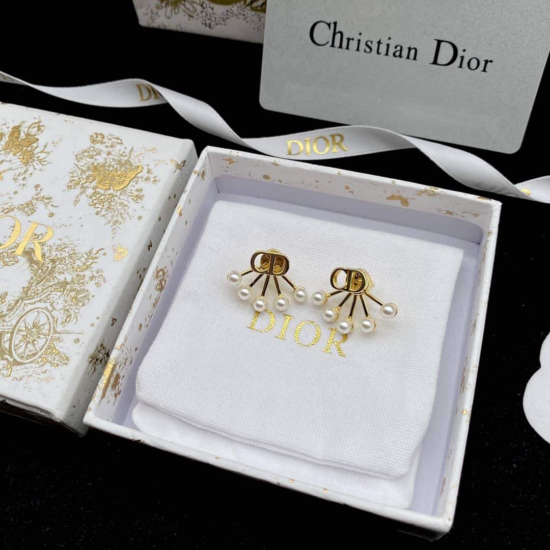 7 Star Chr1st1an D10r Earring