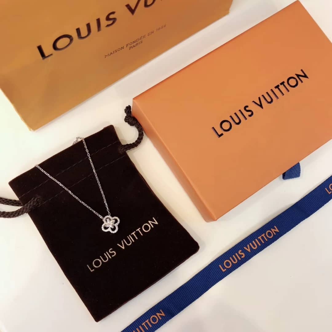 Knockoff L0vis Vvtt0n Logo Necklace