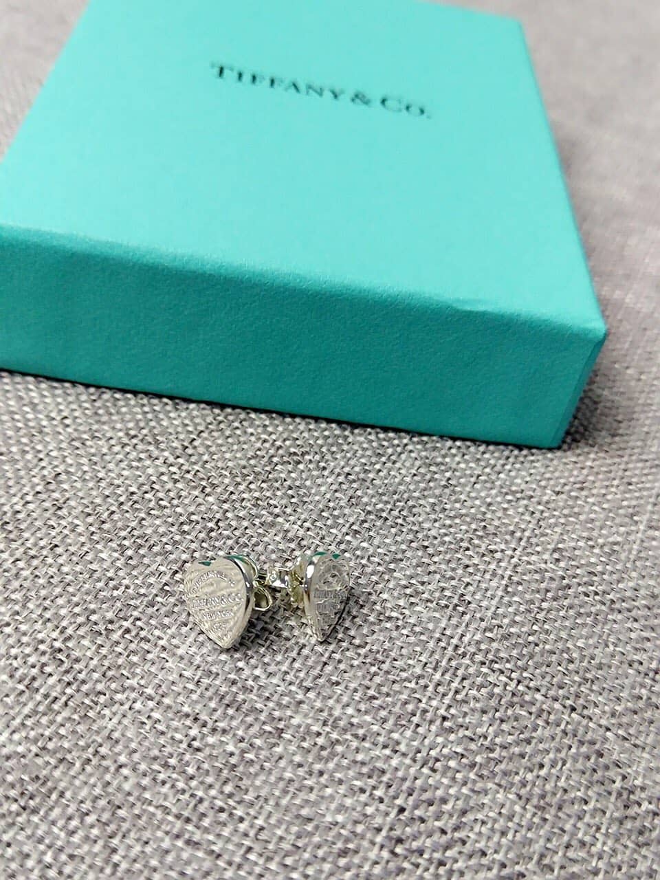 Designer T*f*ny Classic Earring