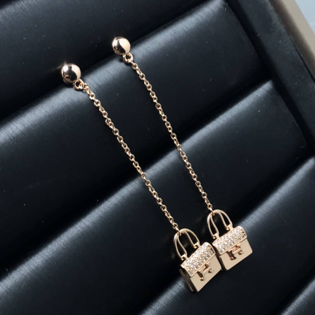 Fake H**me5 Logo Earring