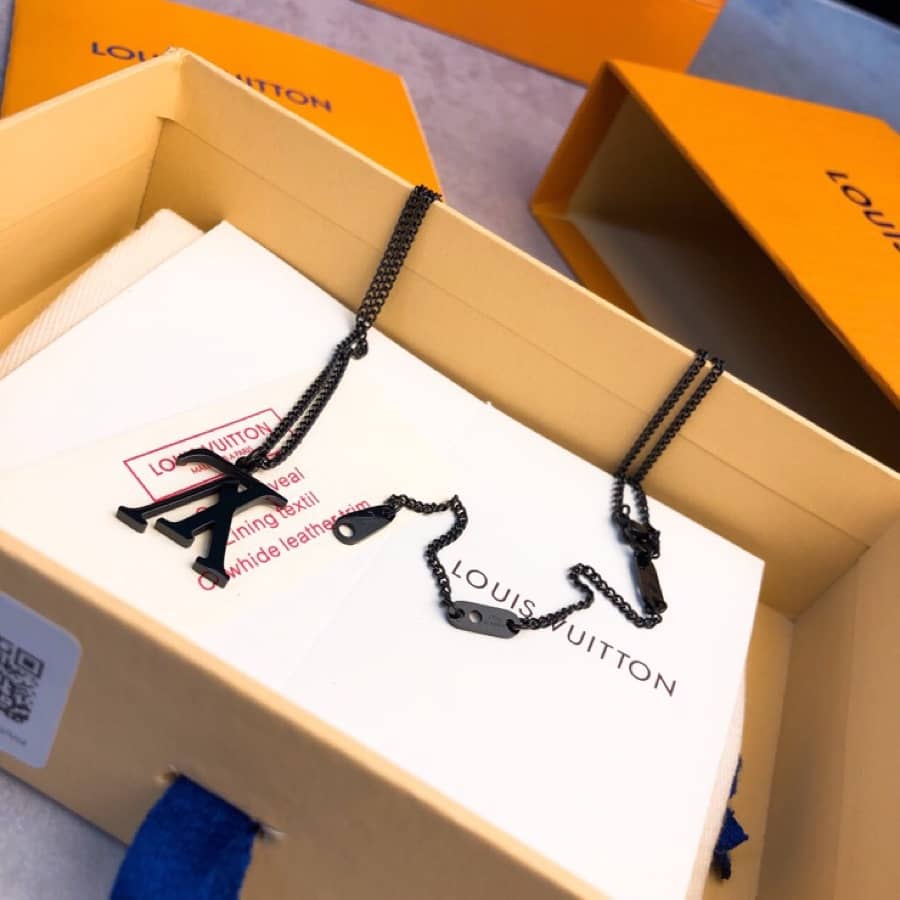 L0vis Vvtt0n Necklace First Copy