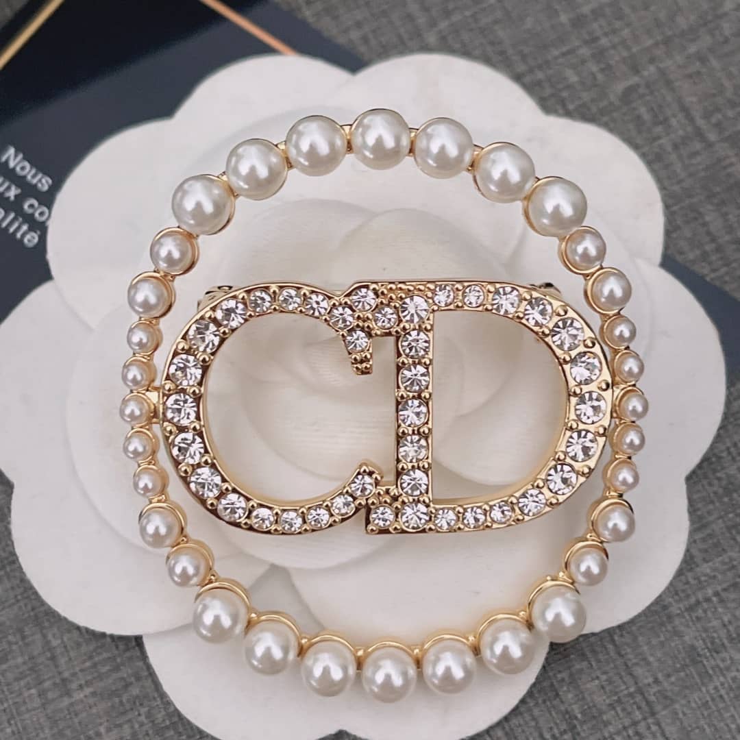 Best Chr1st1an D10r Classic Brooch