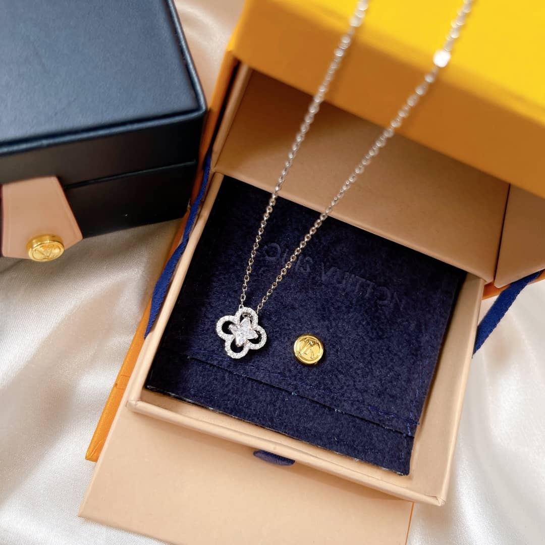 L0vis Vvtt0n Necklace For Sale