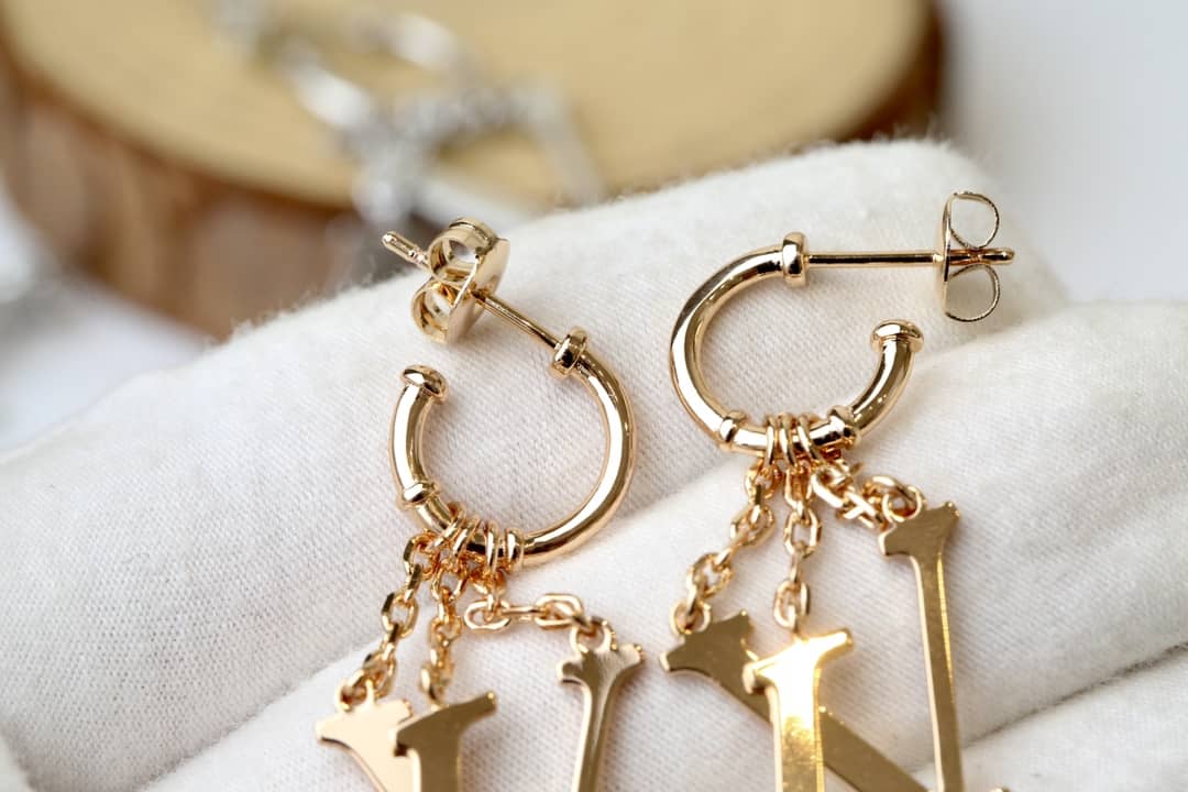 Best L0vis Vvtt0n Classic Earring