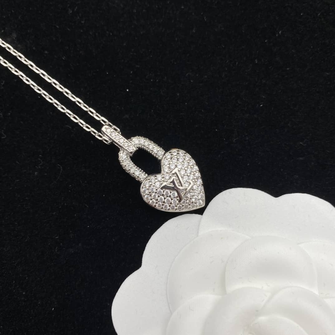 Knockoff L0vis Vvtt0n Logo Necklace