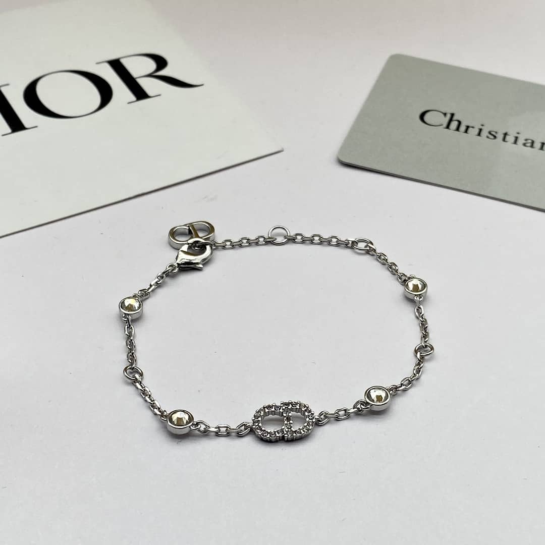 Best Chr1st1an D10r Classic Bracelet