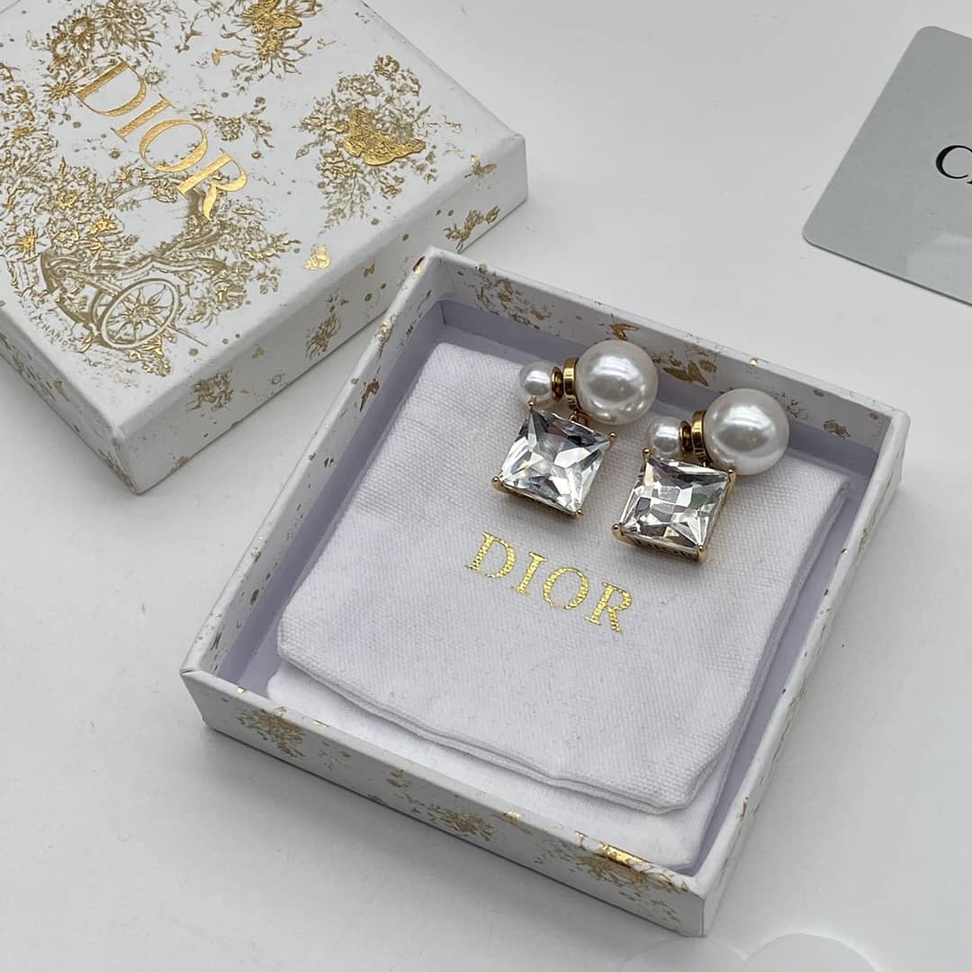 Top Quality Chr1st1an D10r Earring