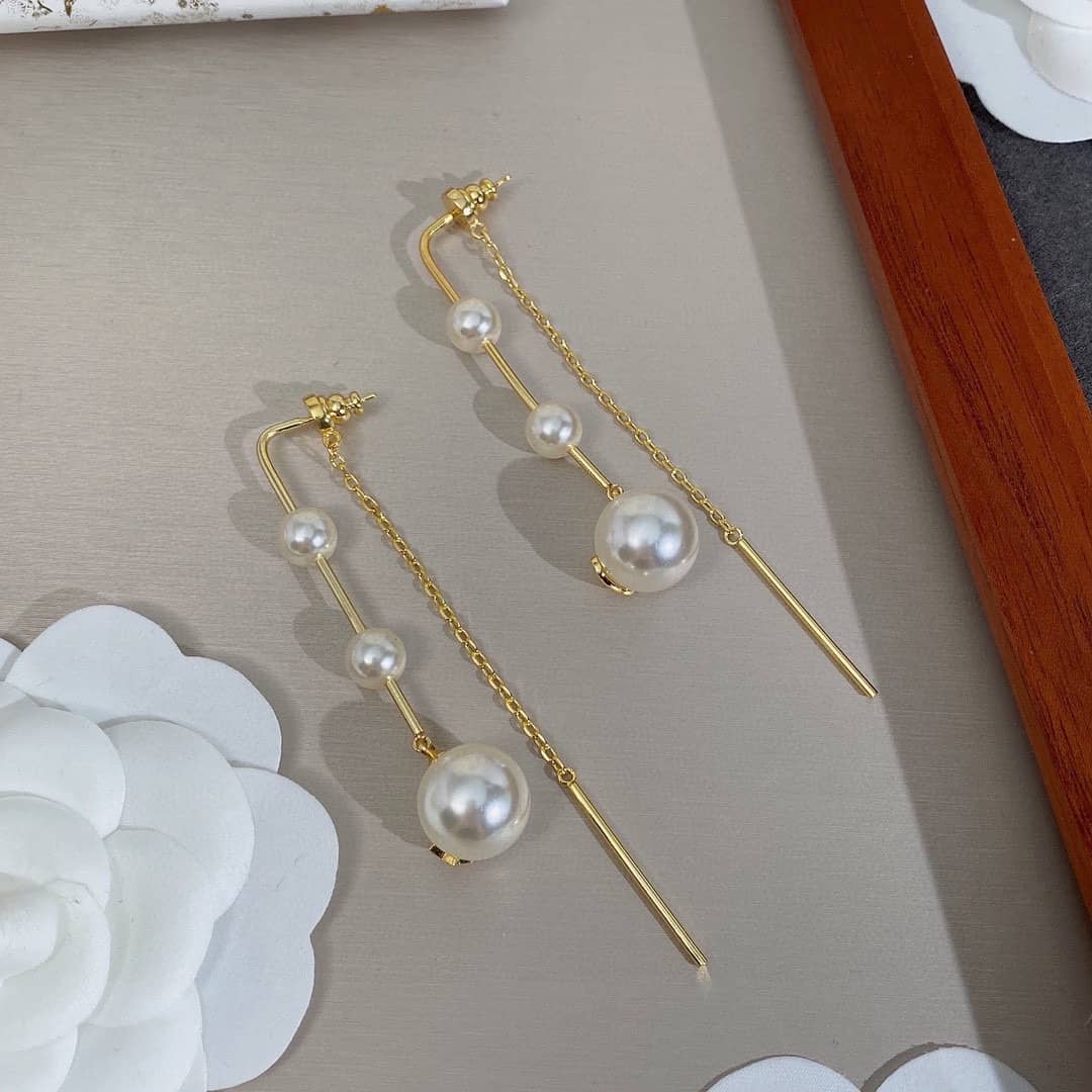 Luxury Chr1st1an D10r Classic AAA+ Earring