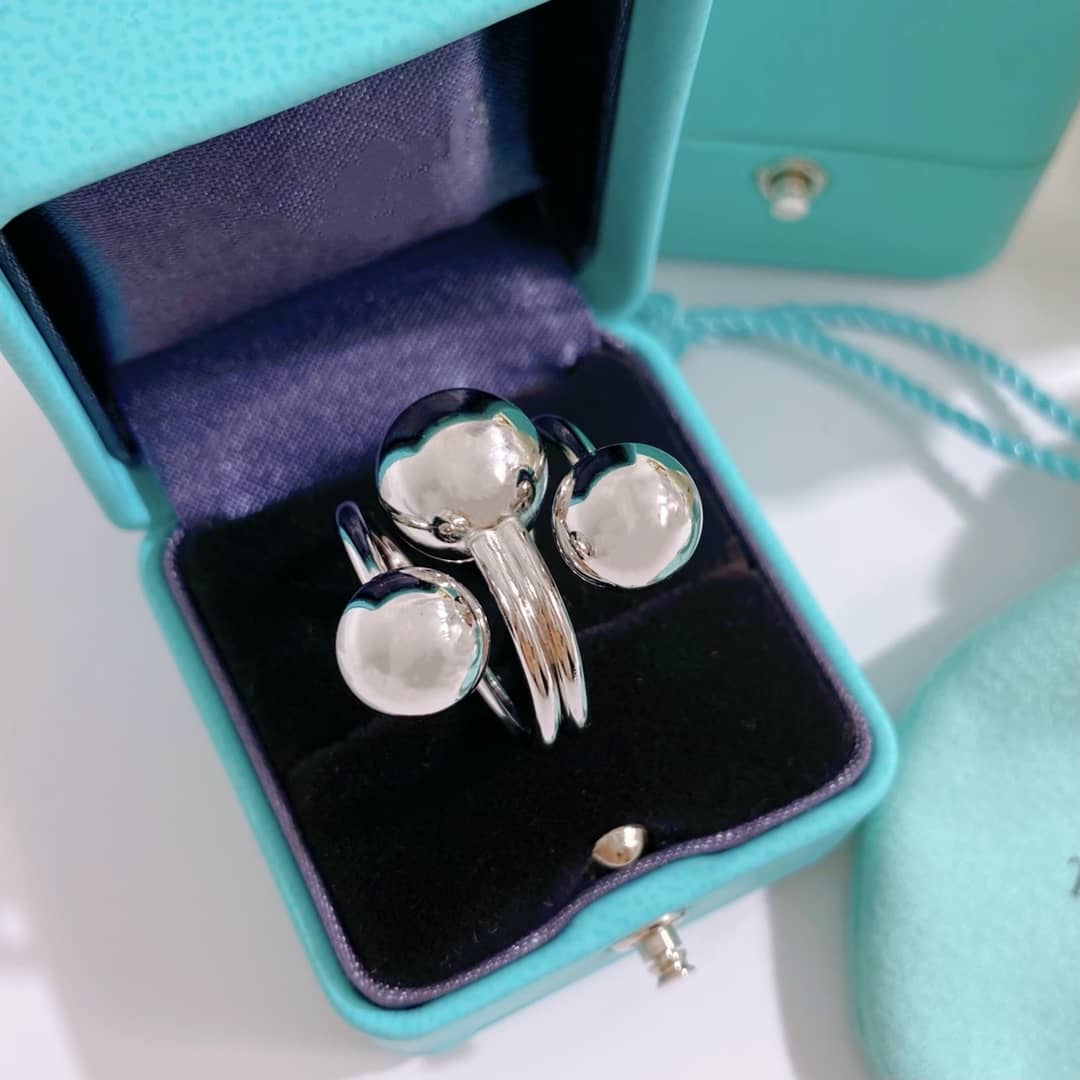 Knockoff T*f*ny Logo Ring