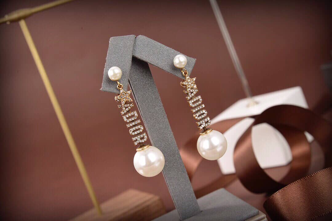 Luxury Chr1st1an D10r Classic AAA+ Earring