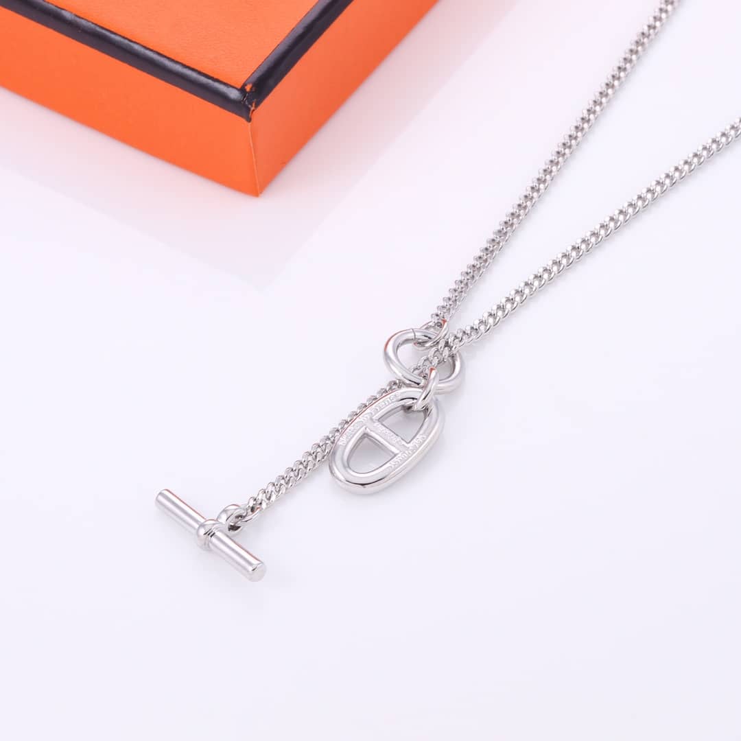Fake H**me5 Logo Necklace
