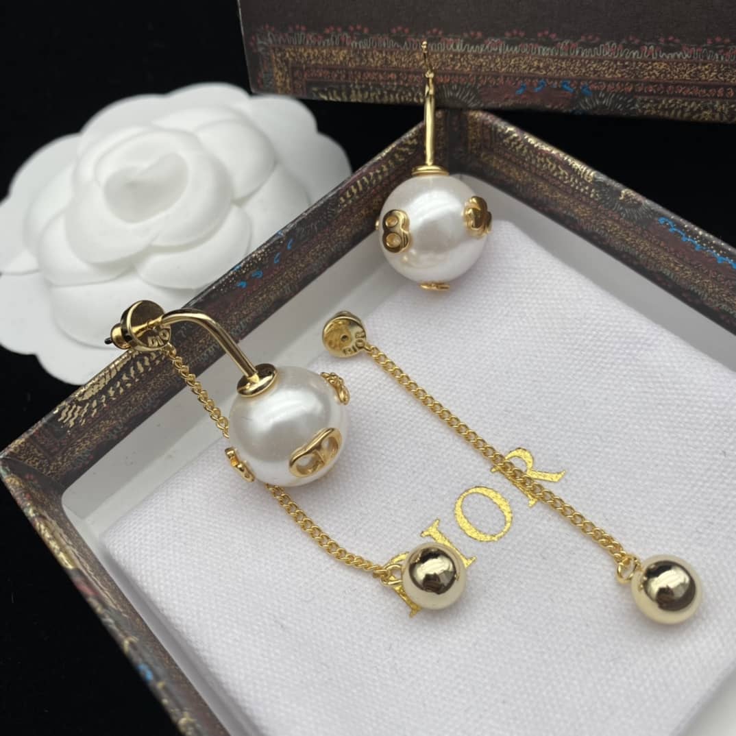 Knockoff Chr1st1an D10r Logo Earring