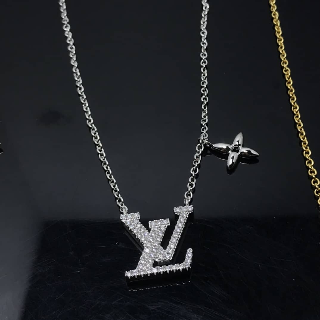 Fake L0vis Vvtt0n Logo Necklace
